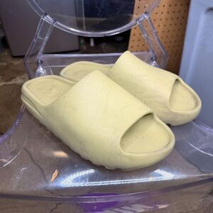 Adidas Men's Yellow and Cream Sandals